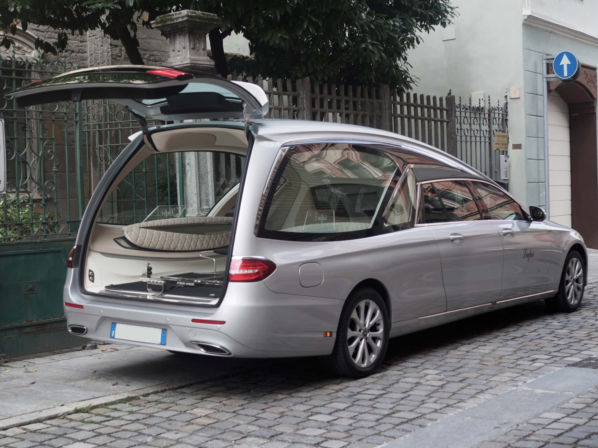 Veicoli carro funebre