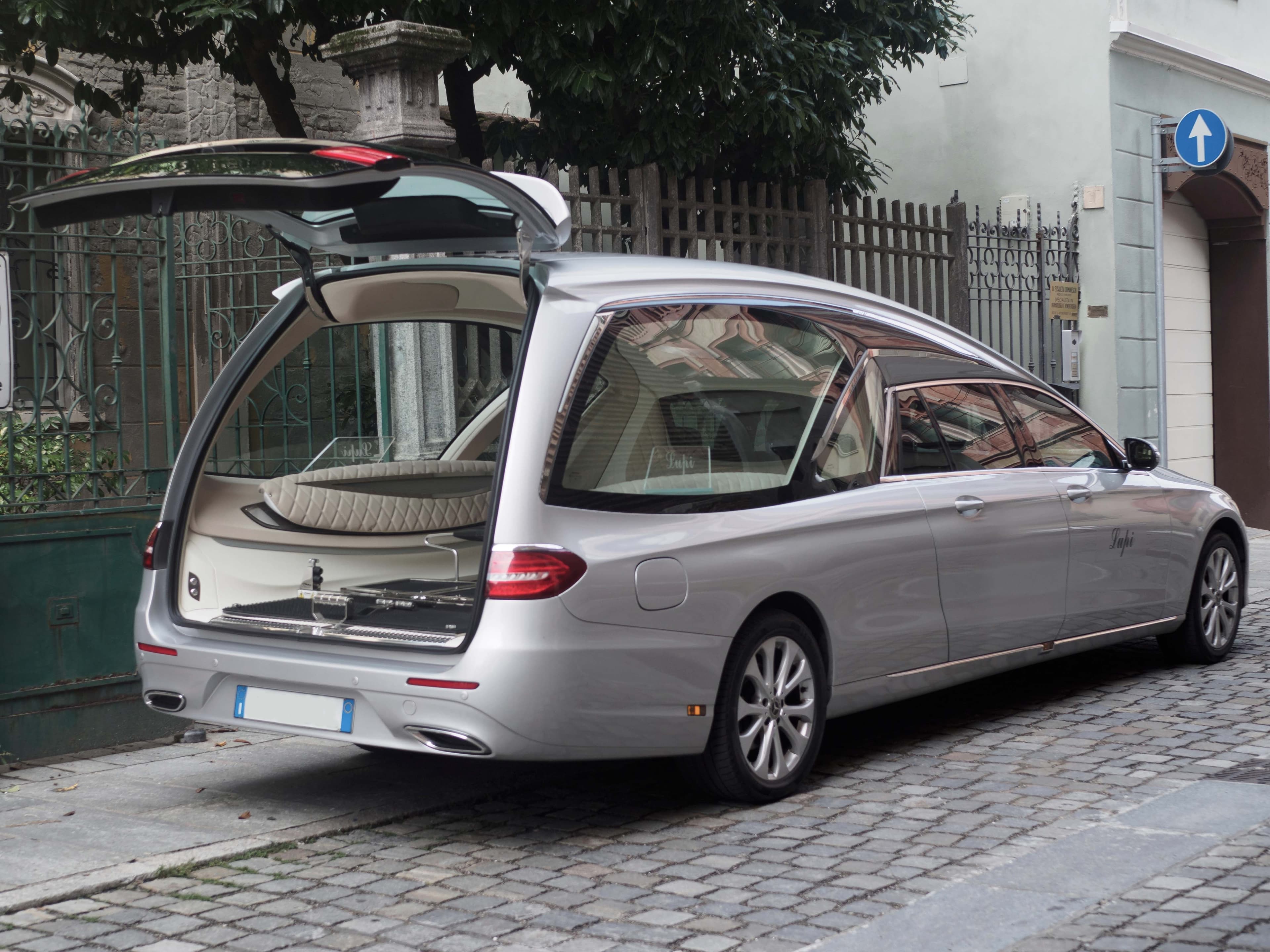 Veicoli carro funebre